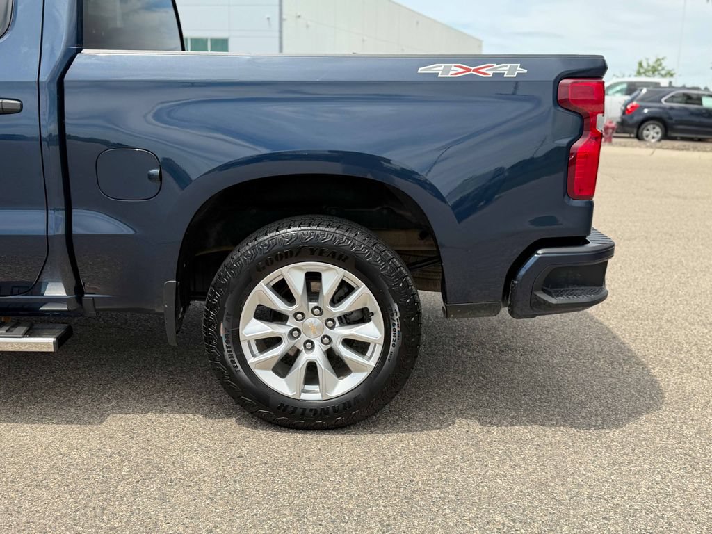 Used 2023 Chevrolet Silverado 1500 Custom AWD/4WD image 12