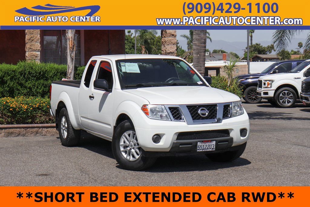 Used 2020 Nissan Frontier SV image 1