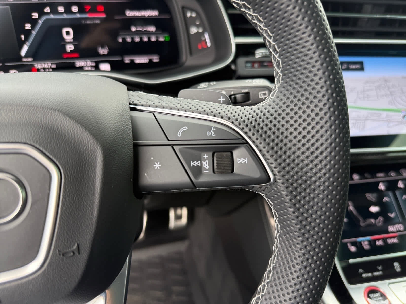 Used 2023 Audi SQ8 Prestige image 22