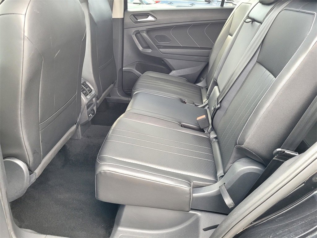 Used 2024 Volkswagen Tiguan SE image 16