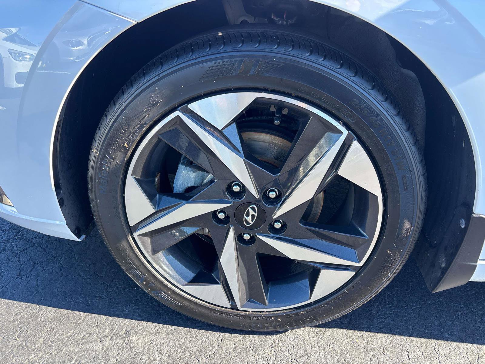 Used 2021 Hyundai Elantra Limited FWD image 6