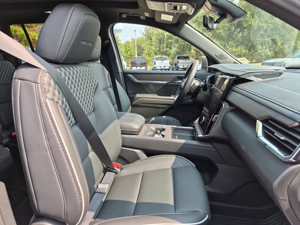 New 2027 GMC Acadia Denali w/ LPO, Floor Liner Package FWD image 38