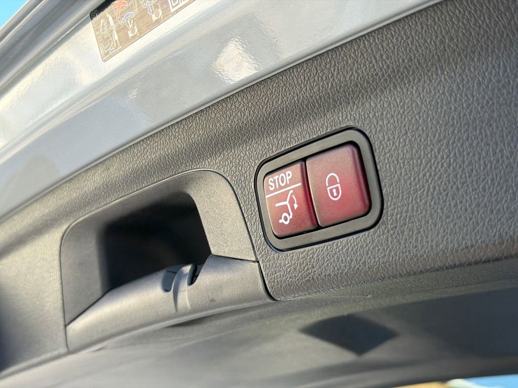 Used 2025 Mercedes-Benz GLE 350 4MATIC image 10