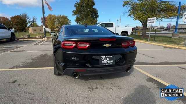 Used 2023 Chevrolet Camaro LT w/ Technology Package image 9