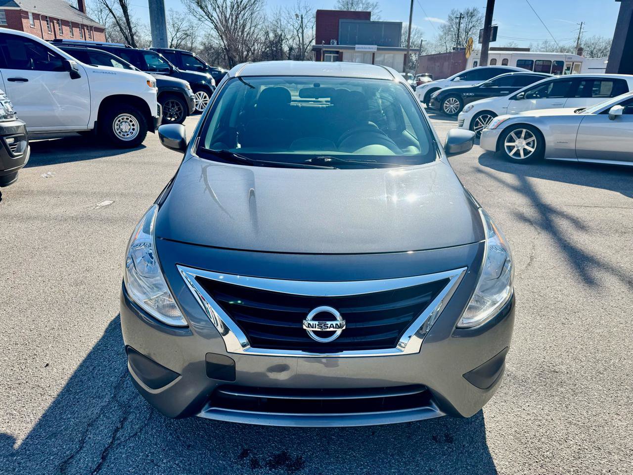 Used 2018 Nissan Versa SV image 9