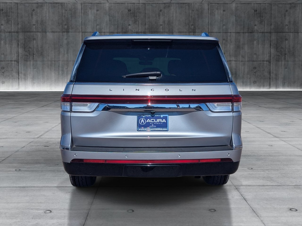 Used 2024 Lincoln Navigator L 4WD image 4