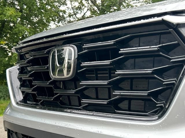Used 2025 Honda CR-V EX image 8