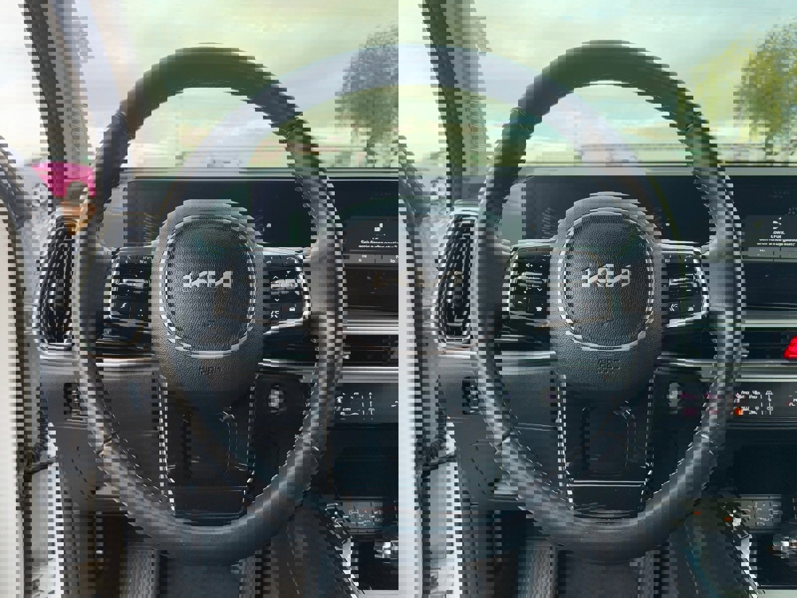 Used 2024 Kia Sorento S image 18