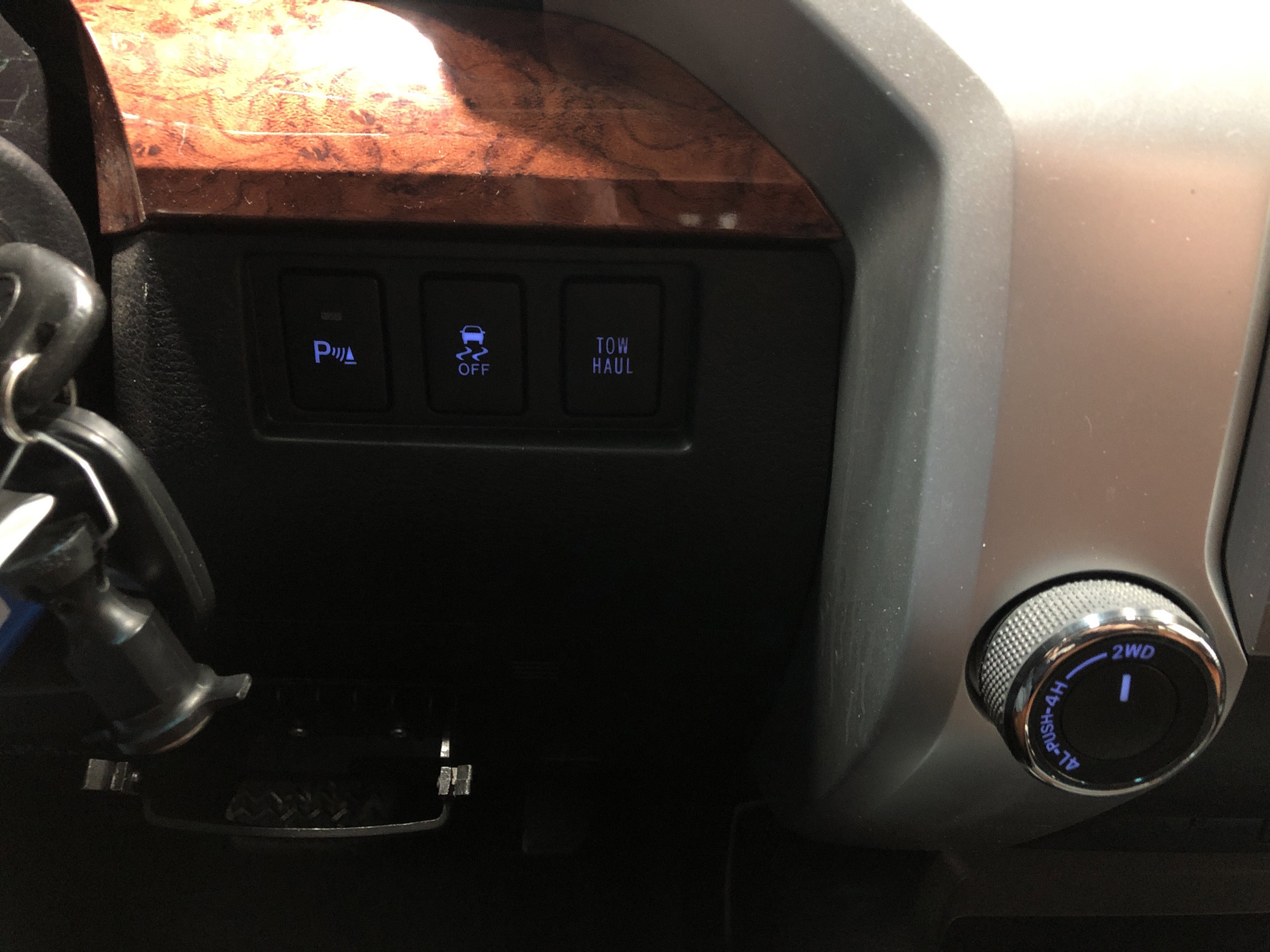 Used 2015 Toyota Tundra 1794 Edition image 17