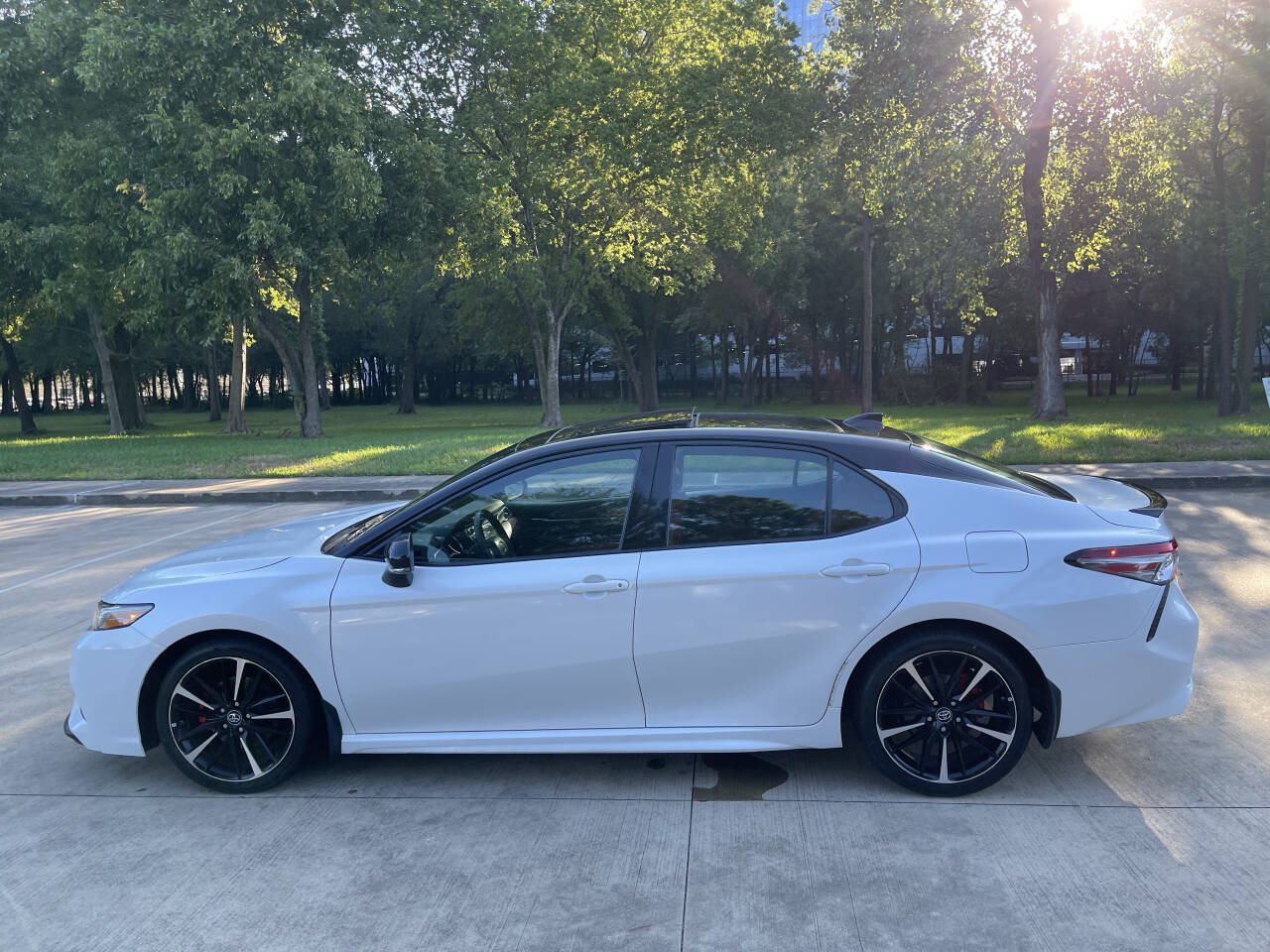Used 2018 Toyota Camry XSE w/ Audio Package FWD image 17