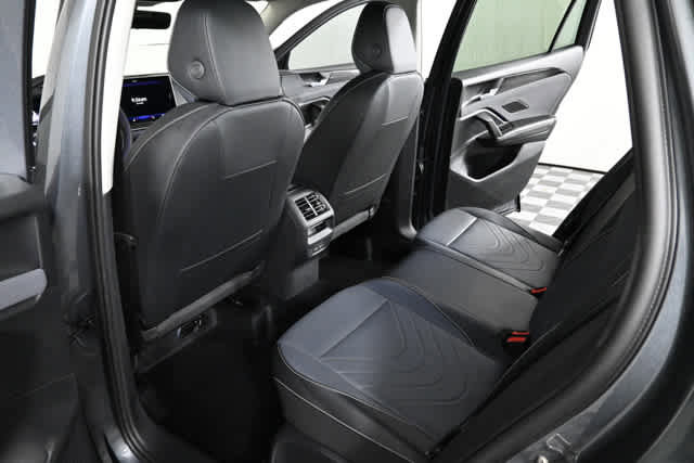 New 2026 Volkswagen Tiguan SE FWD image 19
