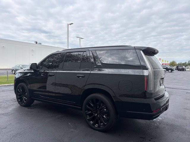 Used 2026 Cadillac Escalade Platinum Sport w/ LPO, ONYX Package AWD/4WD image 4