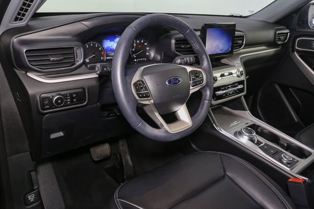 Used 2023 Ford Explorer XLT w/ Equipment Group 202A image 21