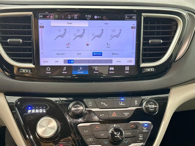 Used 2024 Chrysler Pacifica Touring-L image 14