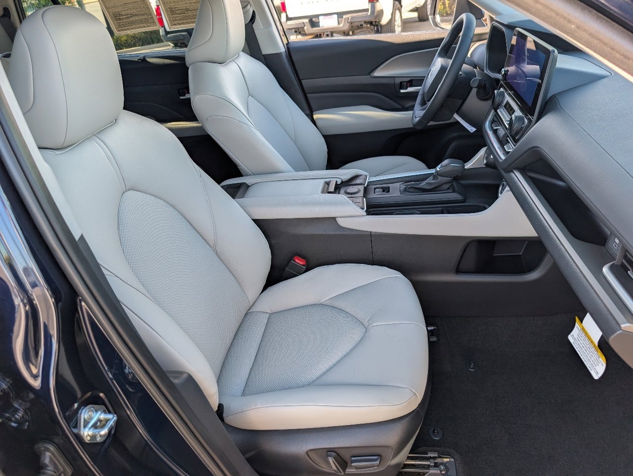 Used 2026 Toyota Grand Highlander XLE image 9