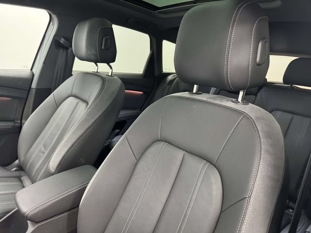Used 2024 Audi Q4 e-tron Prestige AWD/4WD image 29