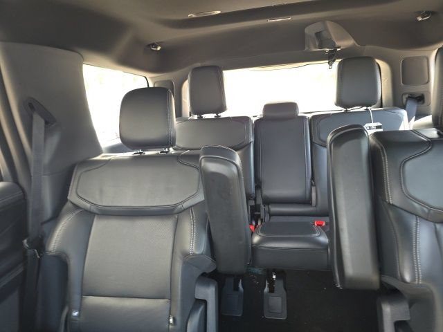 Used 2026 Ford Expedition Platinum w/ Stealth Performance Package AWD/4WD image 18