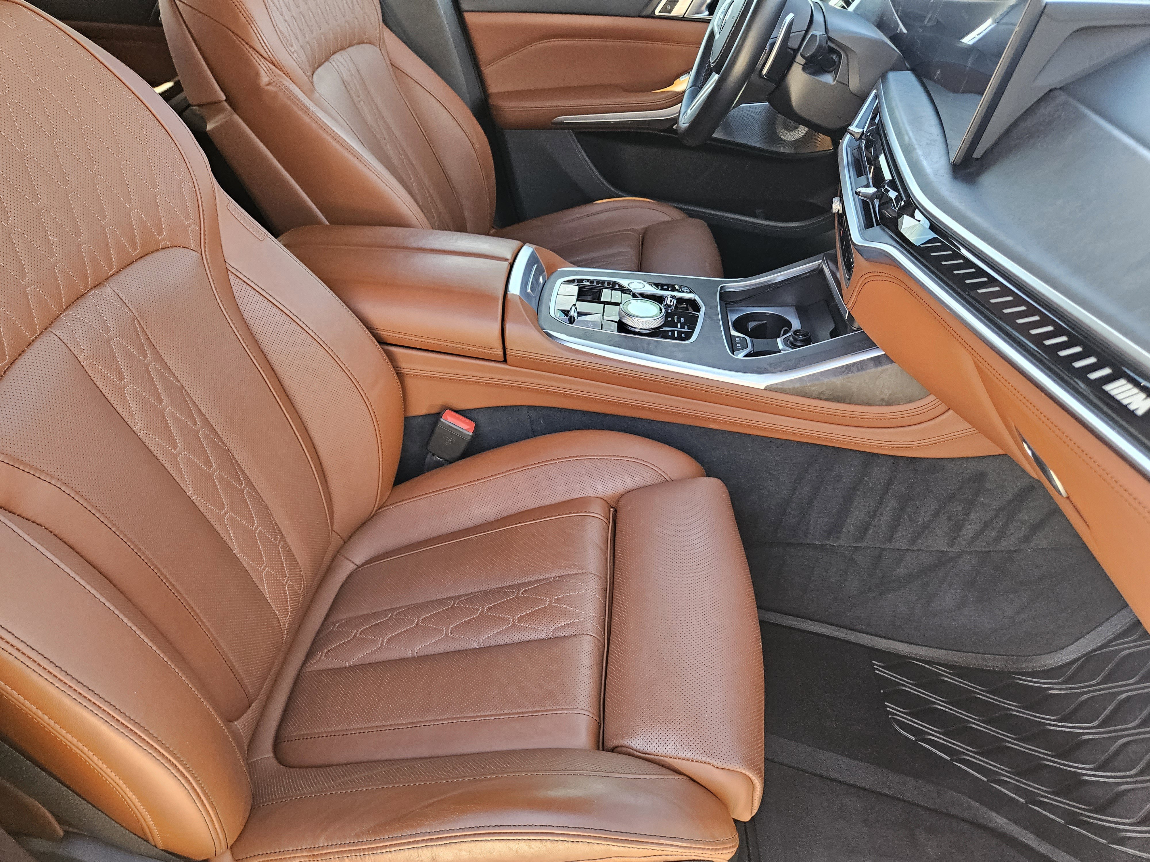 Used 2023 BMW X7 M60i w/ Executive Package image 14