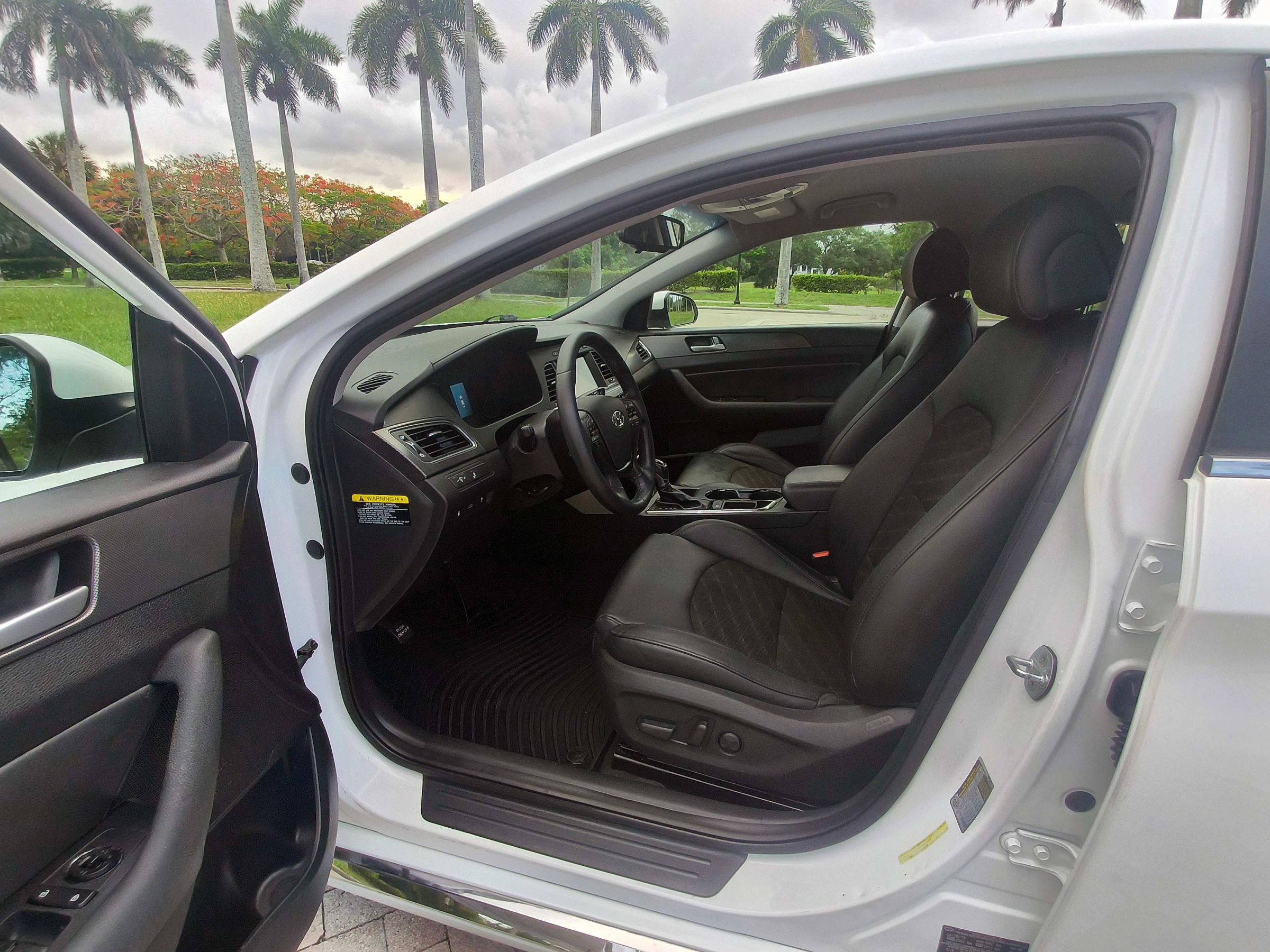 Used 2016 Hyundai Sonata Sport w/ Option Group 02 FWD image 5