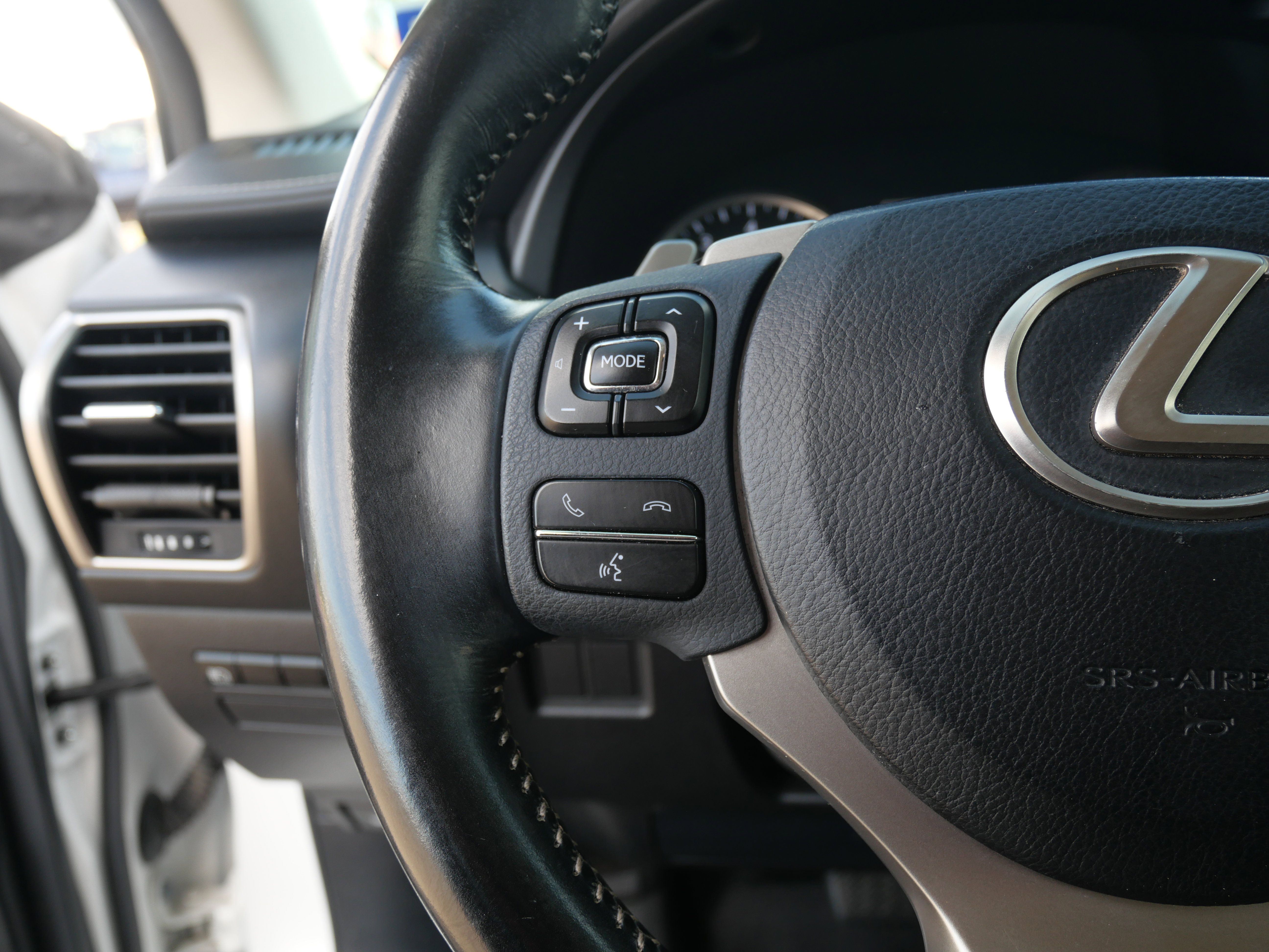 Used 2018 Lexus NX 300 FWD image 11