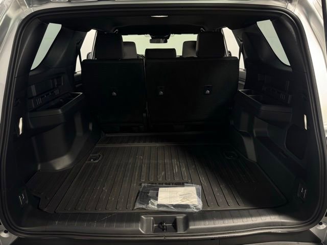 Used 2025 Toyota 4Runner SR5 AWD/4WD image 26