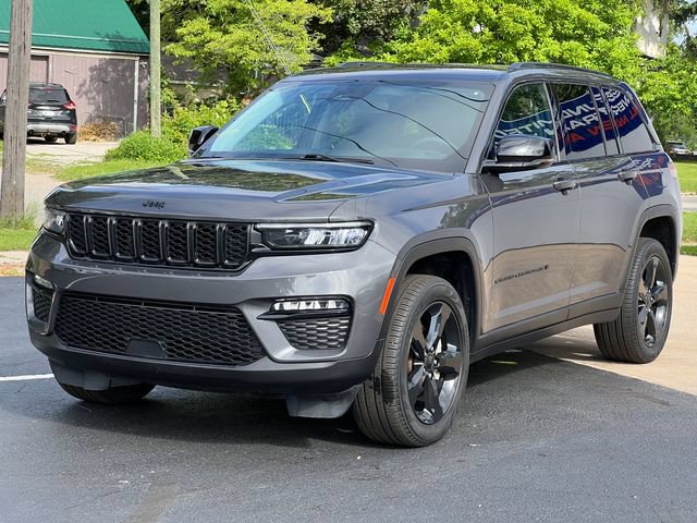 Used 2024 Jeep Grand Cherokee Limited w/ Black Appearance Package AWD/4WD image 48