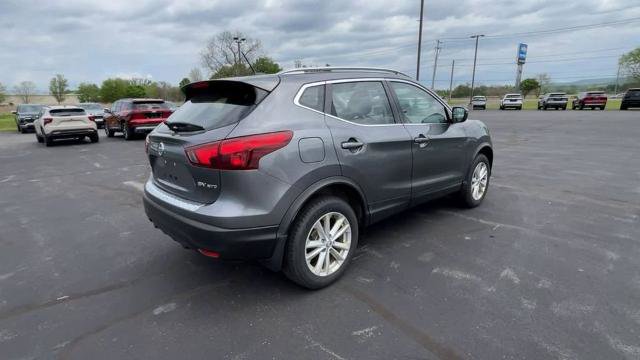 Used 2018 Nissan Rogue Sport SV w/ SV All-Weather Package AWD/4WD image 8