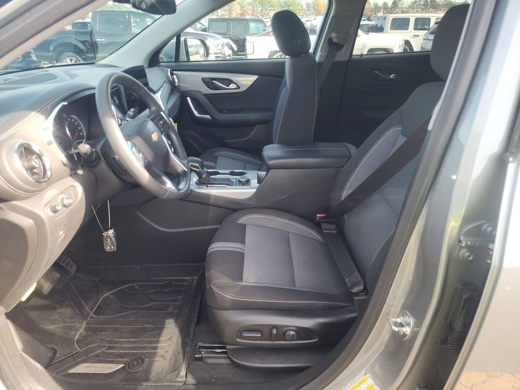 Used 2024 Chevrolet Blazer LT w/ Convenience Package image 3