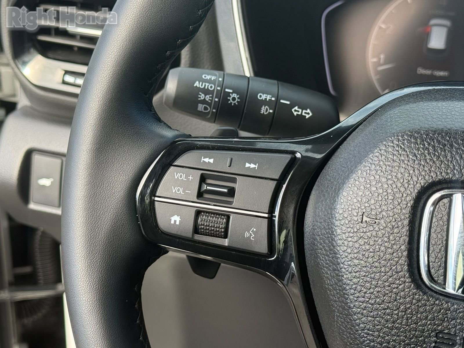 Certified 2025 Honda Pilot Touring image 16