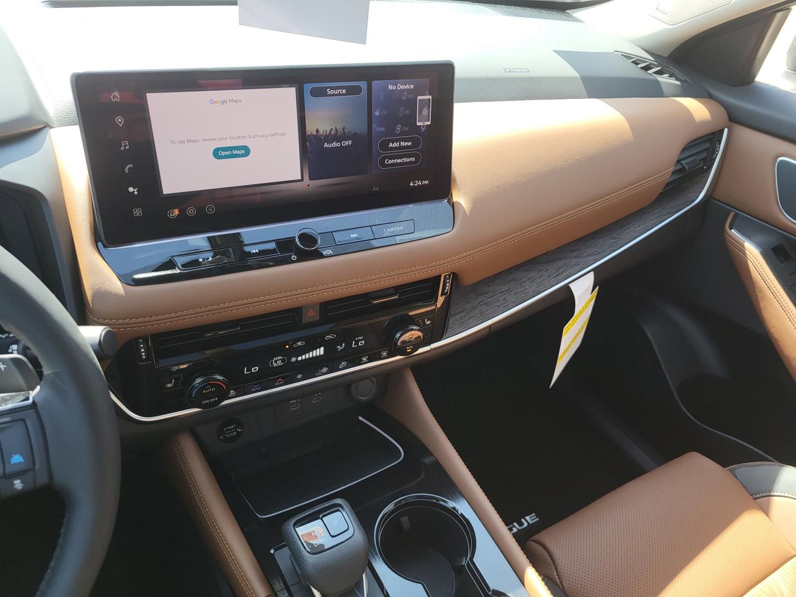 New 2026 Nissan Rogue Platinum image 3