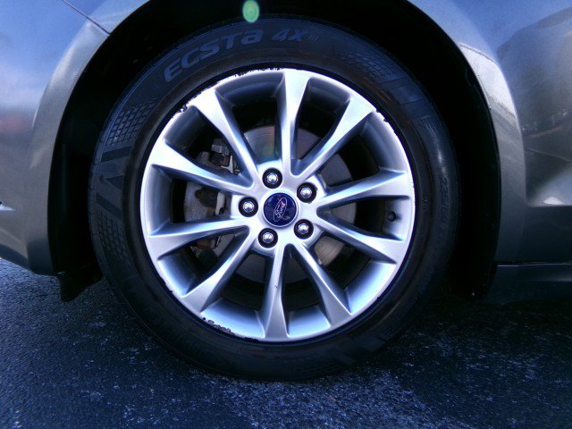 Used 2017 Ford Fusion SE FWD image 22