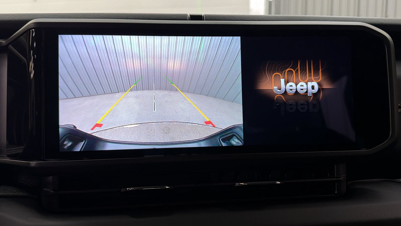 Used 2025 Jeep Gladiator Sport AWD/4WD image 30