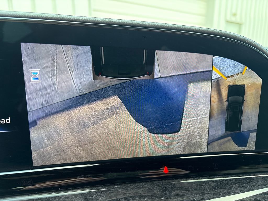 Used 2023 Cadillac Escalade Premium Luxury image 32