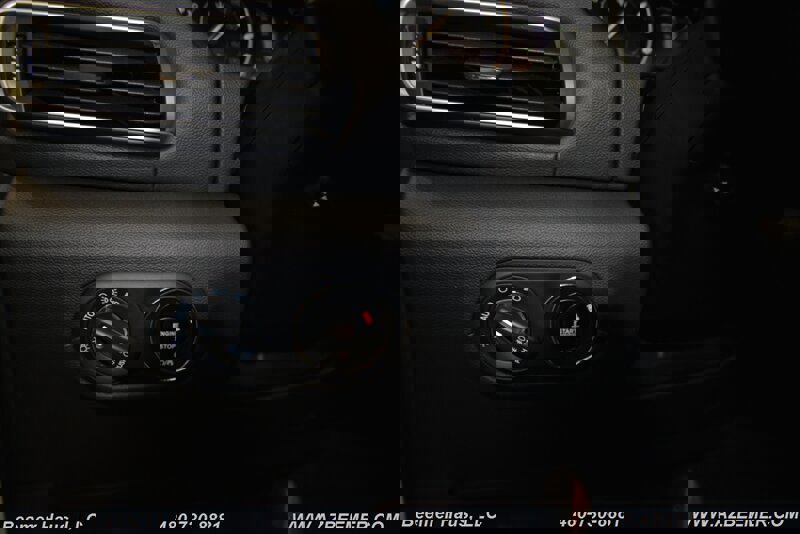 Used 2021 Maserati Levante image 25