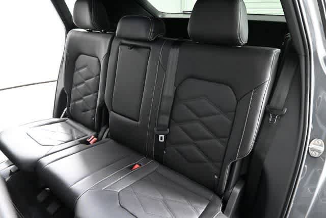 New 2026 Volkswagen Atlas Cross Sport SE FWD image 21