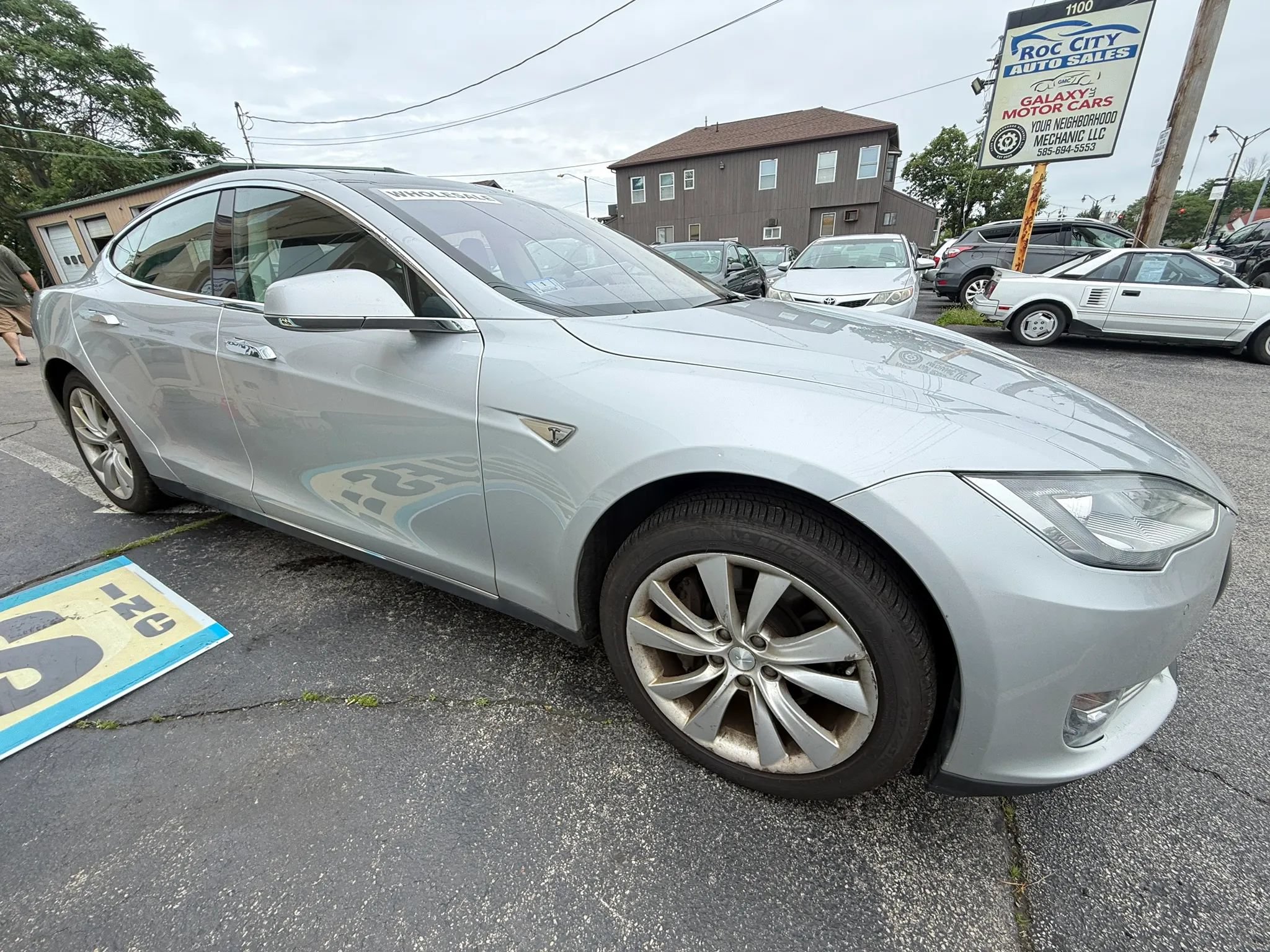 Used 2014 Tesla Model S 85 RWD image 2