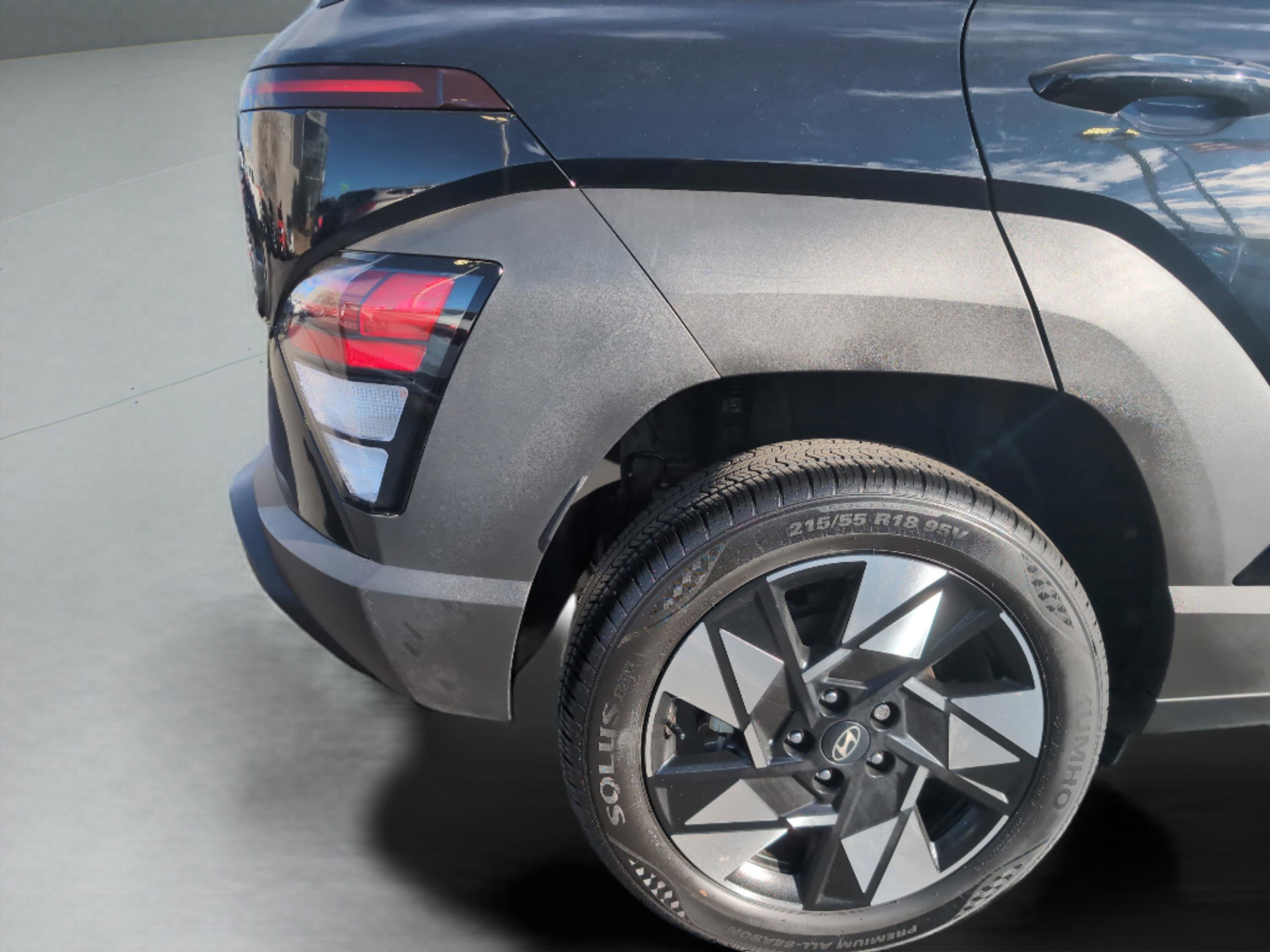 Used 2025 Hyundai Kona SEL image 14