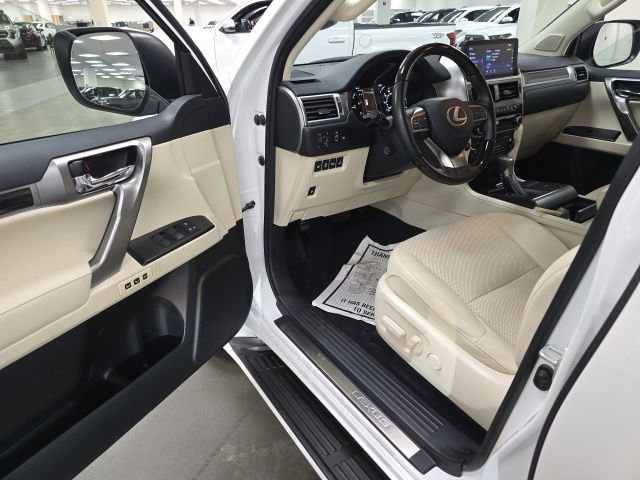 Used 2023 Lexus GX 460 Premium w/ Premium Package image 14