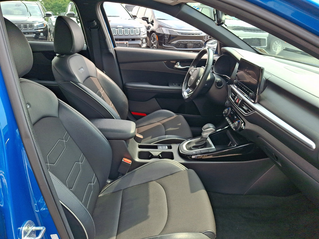 Used 2022 Kia Forte GT-Line w/ GT-Line Premium Package FWD image 12