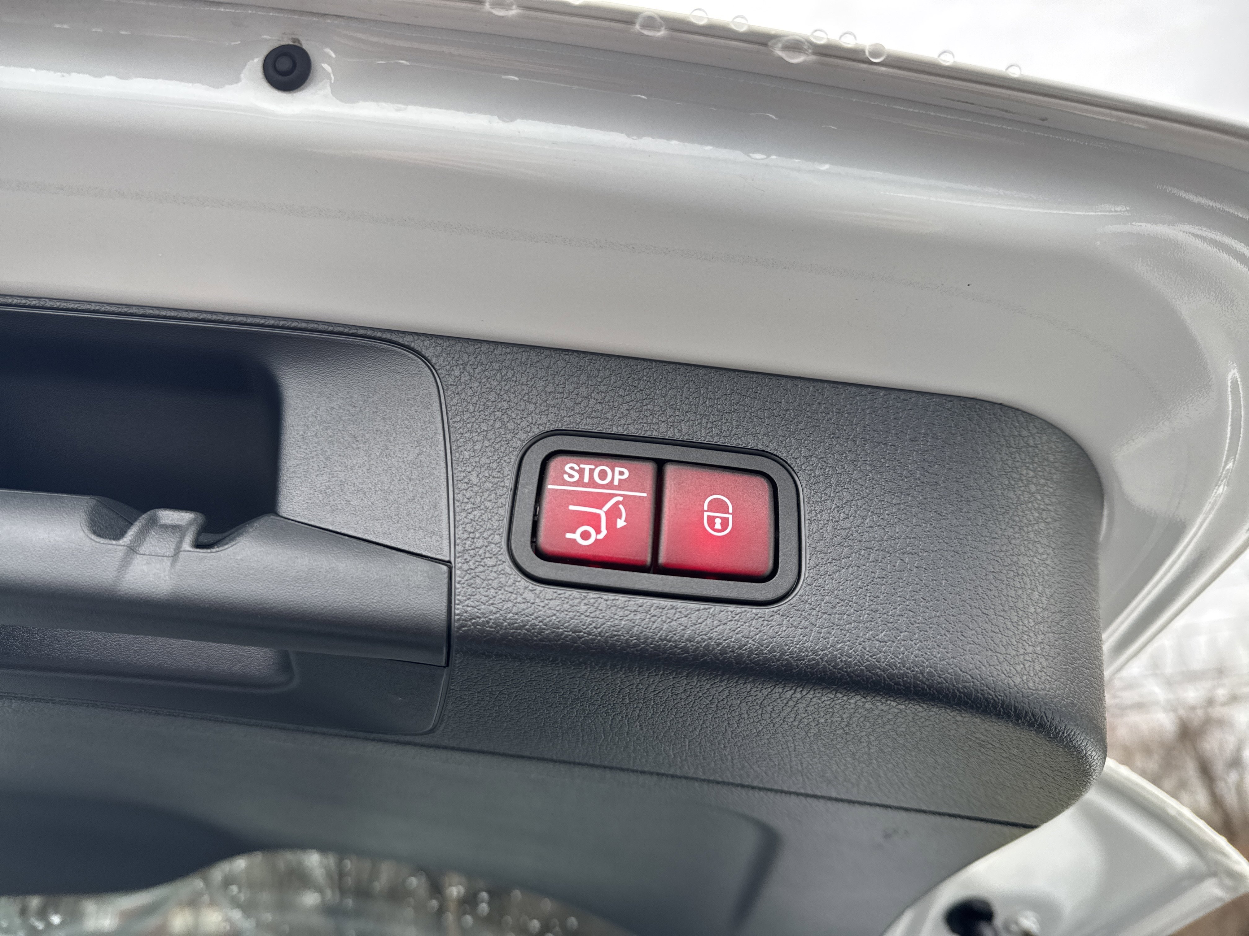 Certified 2025 Mercedes-Benz GLB 250 4MATIC image 27