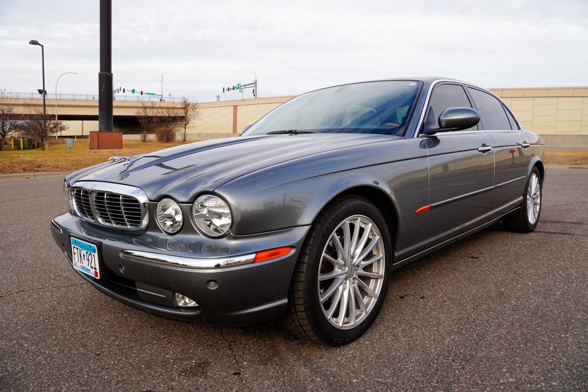 Used 2005 Jaguar XJ8 RWD image 8