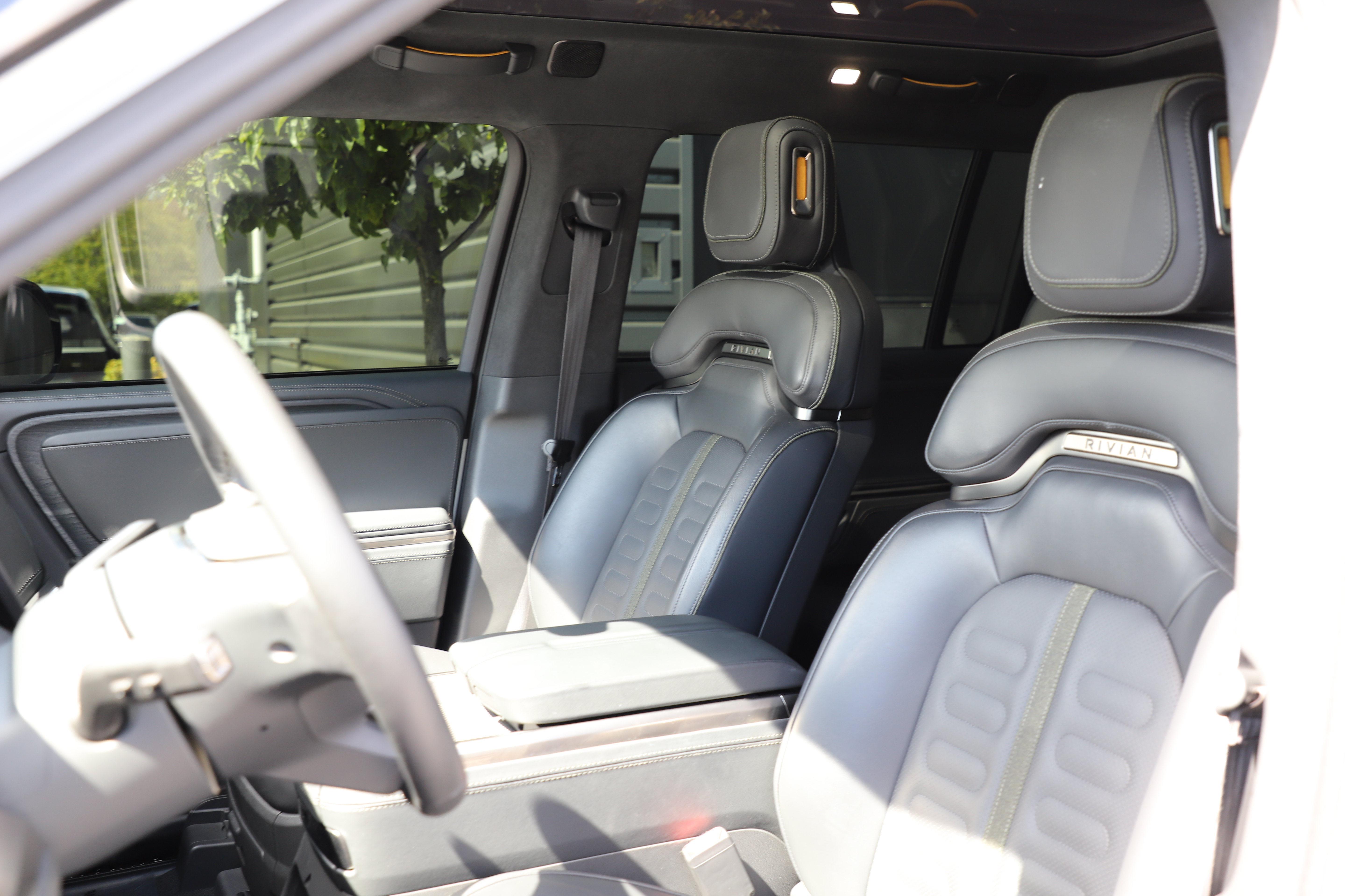 Used 2024 Rivian R1S Adventure AWD/4WD image 20