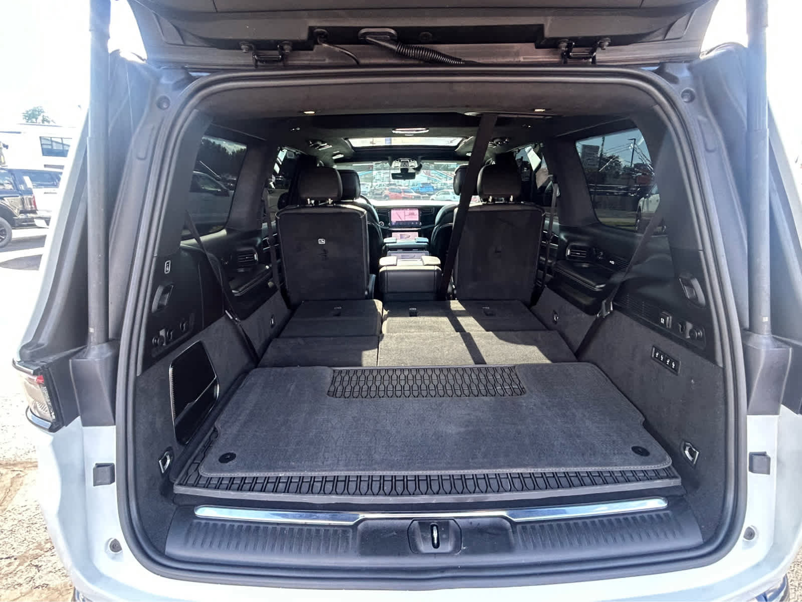 Used 2025 Jeep Grand Wagoneer Series II Obsidian w/ Quick Order Packagew 28T AWD/4WD image 8