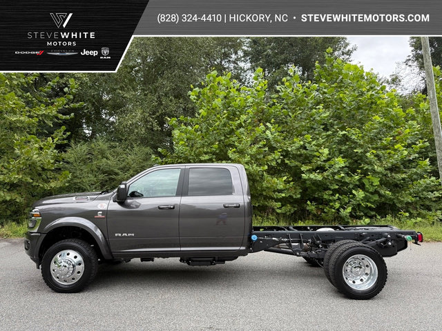 New 2026 RAM 4500 4x4 Crew Cab DRW image 1