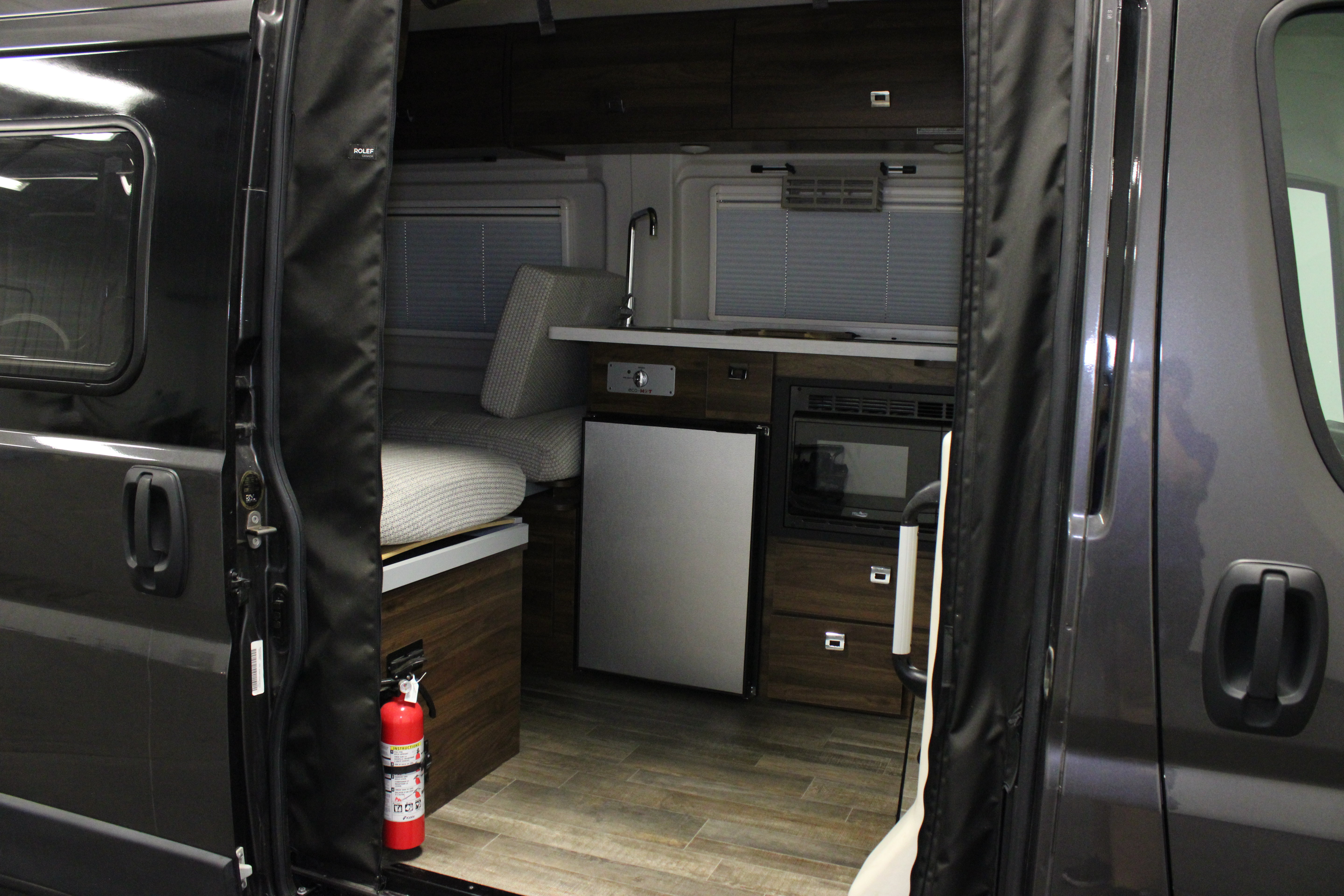 Used 2021 RAM ProMaster 3500 w/ Premium Appearance Group FWD image 19