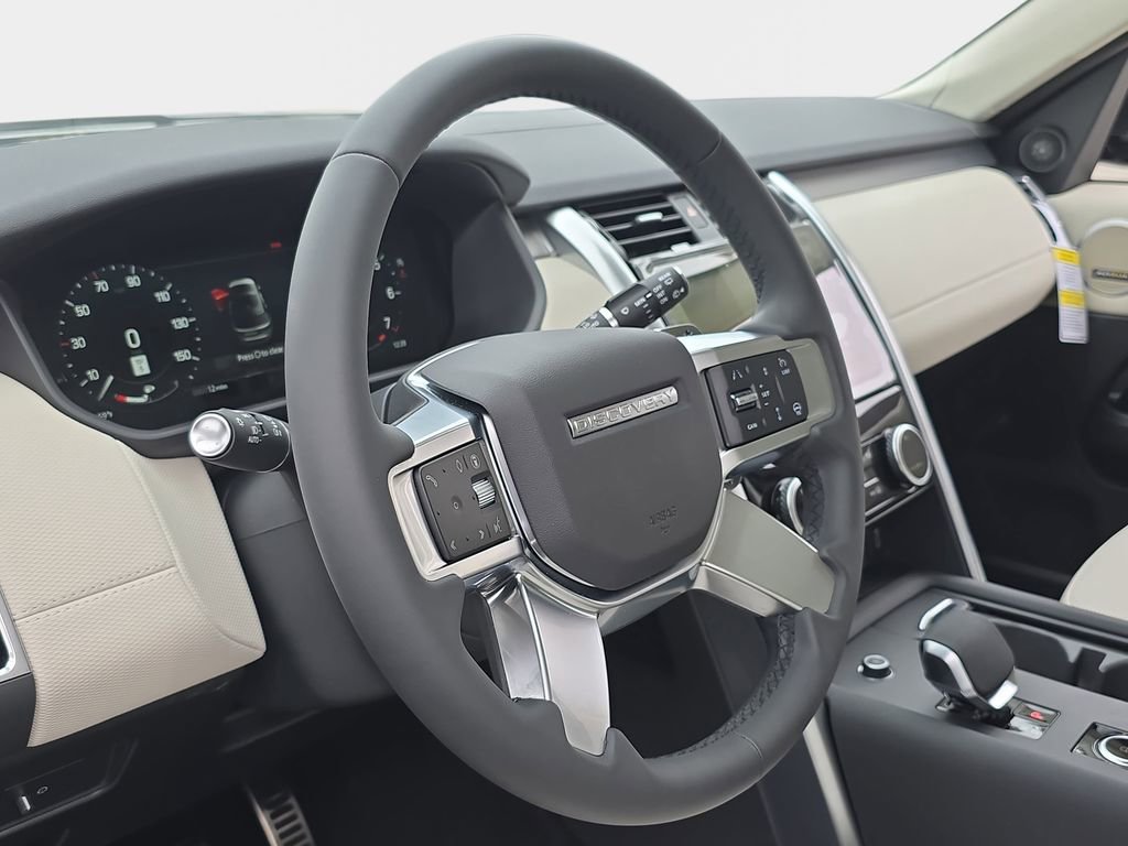 New 2026 Land Rover Discovery Limited Edition AWD/4WD image 18