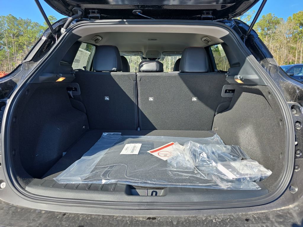 New 2026 Nissan Kicks SR w/ SR Premium Package FWD image 15