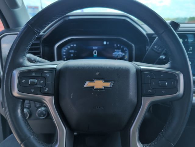 Used 2022 Chevrolet Silverado 1500 LT AWD/4WD image 15