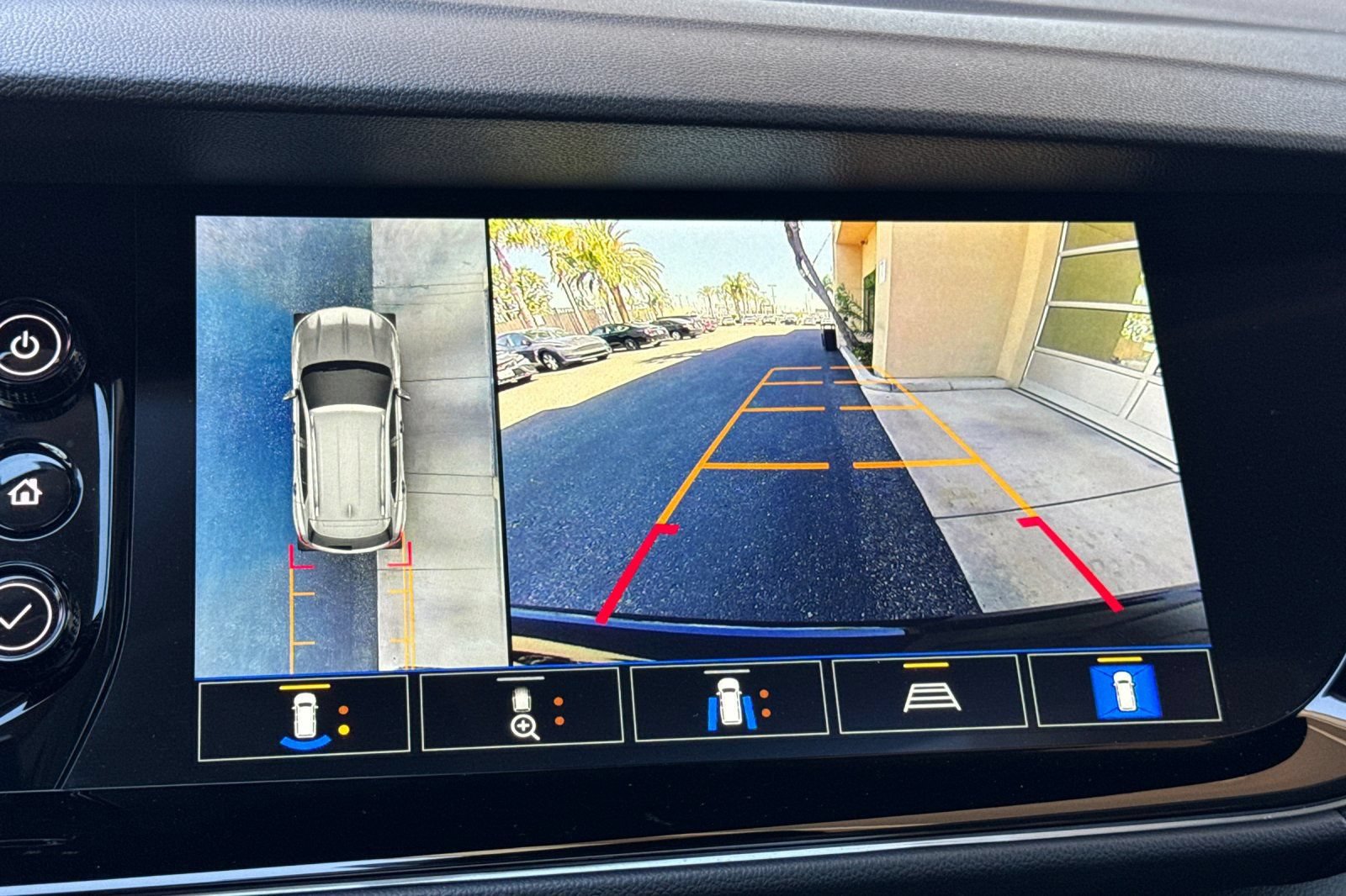 Certified 2023 Buick Envision Avenir AWD/4WD image 20