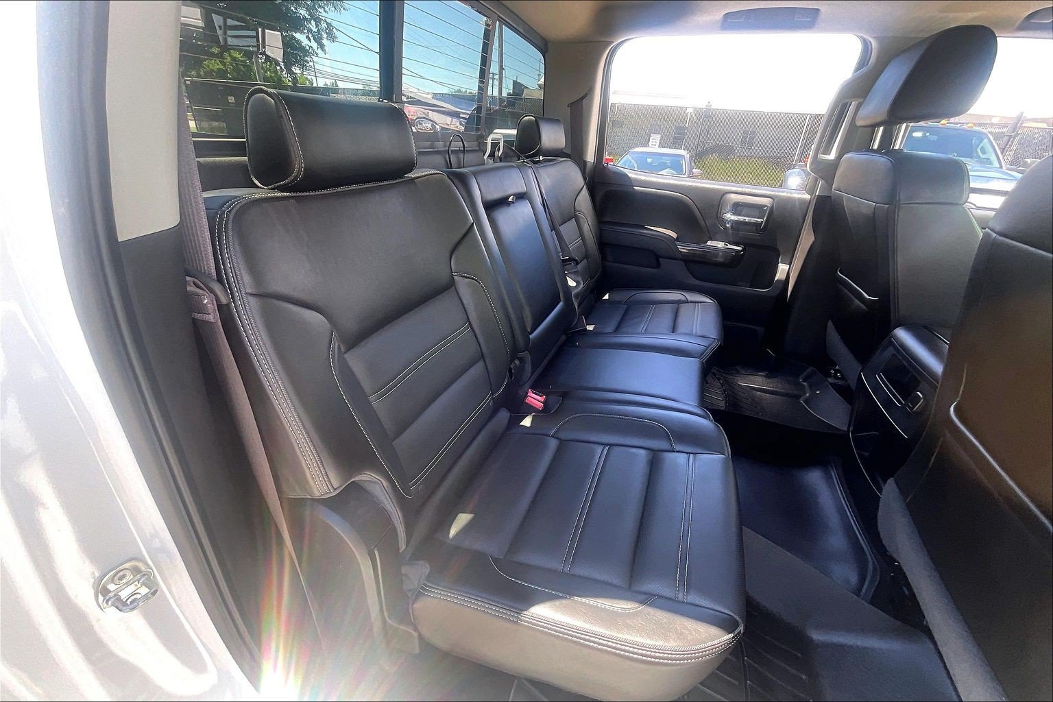 Used 2016 GMC Sierra 2500 Denali w/ Duramax Plus Package AWD/4WD image 32